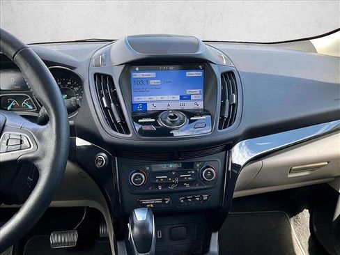 Used 2019 Ford Escape Titanium FWD image 8