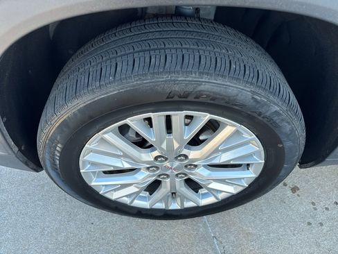 Used 2024 GMC Acadia Elevation image 22