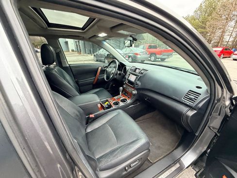 Used 2013 Toyota Highlander Limited image 16