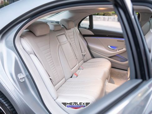 Used 2015 Mercedes-Benz S 550 Sedan w/ Sport Package w/ Sport Package image 18
