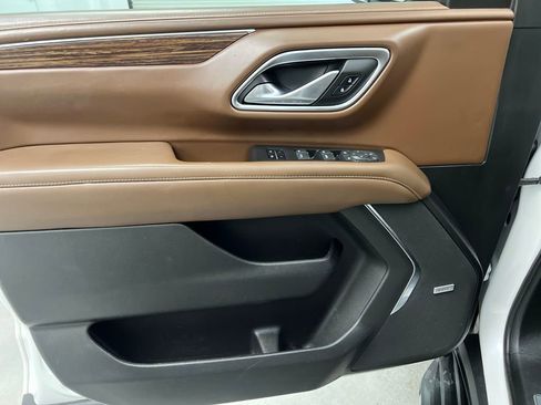 Used 2022 Chevrolet Tahoe High Country AWD/4WD image 11