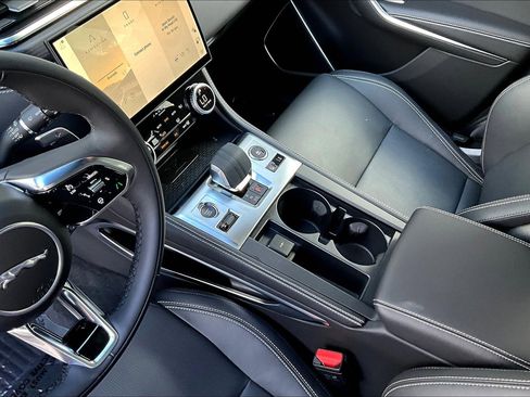 New 2026 Jaguar F-PACE R-Dynamic S image 8
