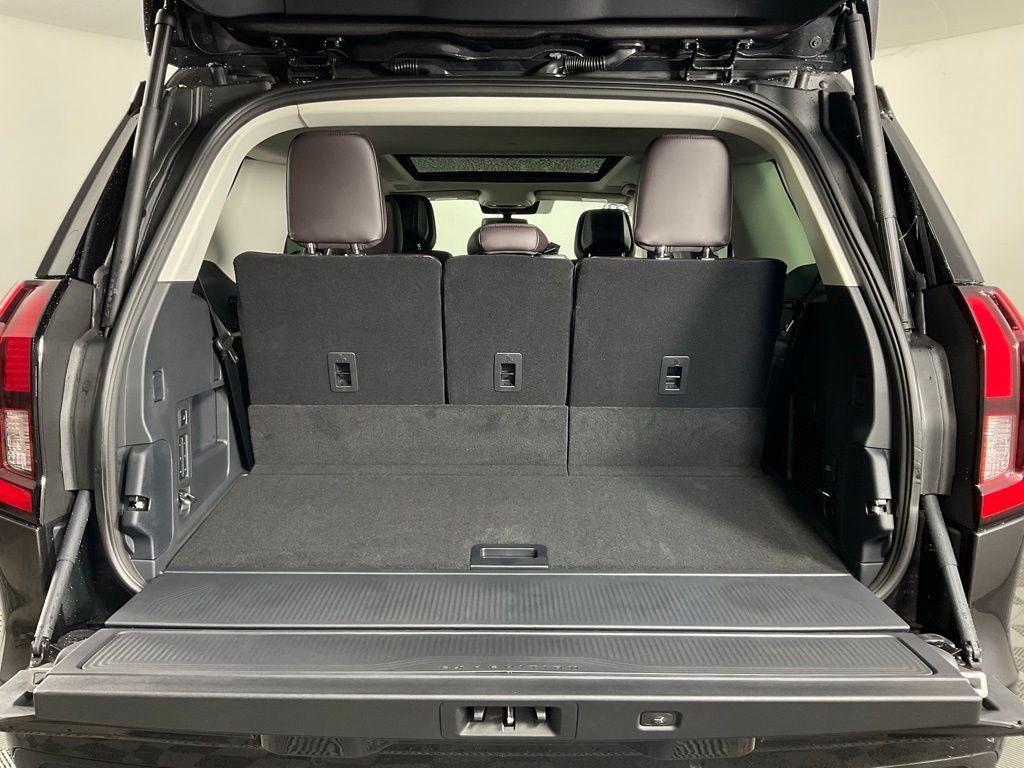 New 2026 Ford Expedition Platinum w/ Platinum Ultimate Package AWD/4WD image 11