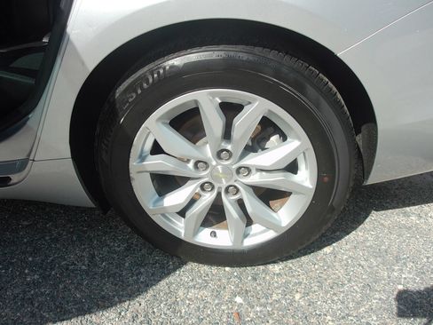 Used 2017 Chevrolet Impala LT FWD image 51