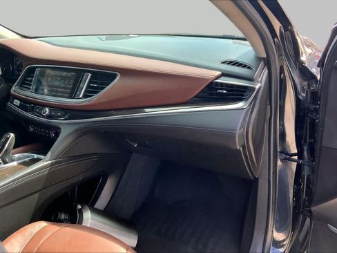 Used 2018 Buick Enclave Avenir w/ Avenir Technology Package FWD image 19
