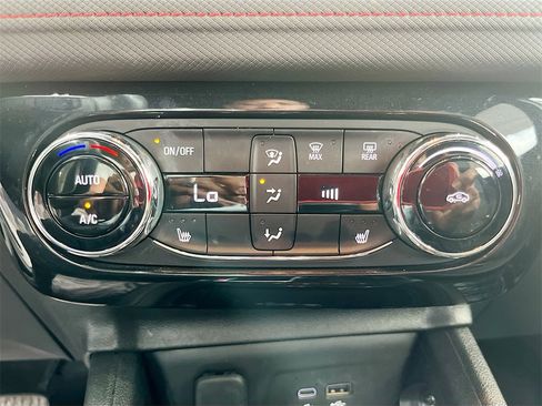 Used 2024 Chevrolet TrailBlazer RS w/ Convenience Package image 15