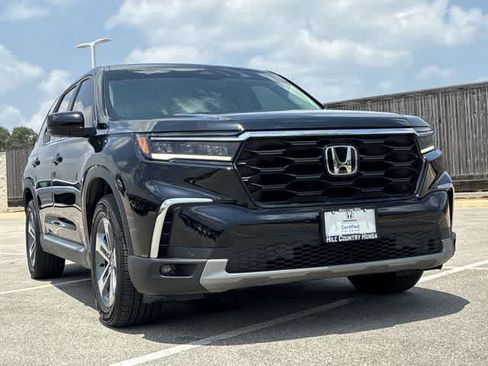 Used 2025 Honda Pilot EX-L image 10