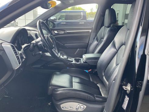 Used 2018 Porsche Cayenne S Platinum AWD/4WD image 6