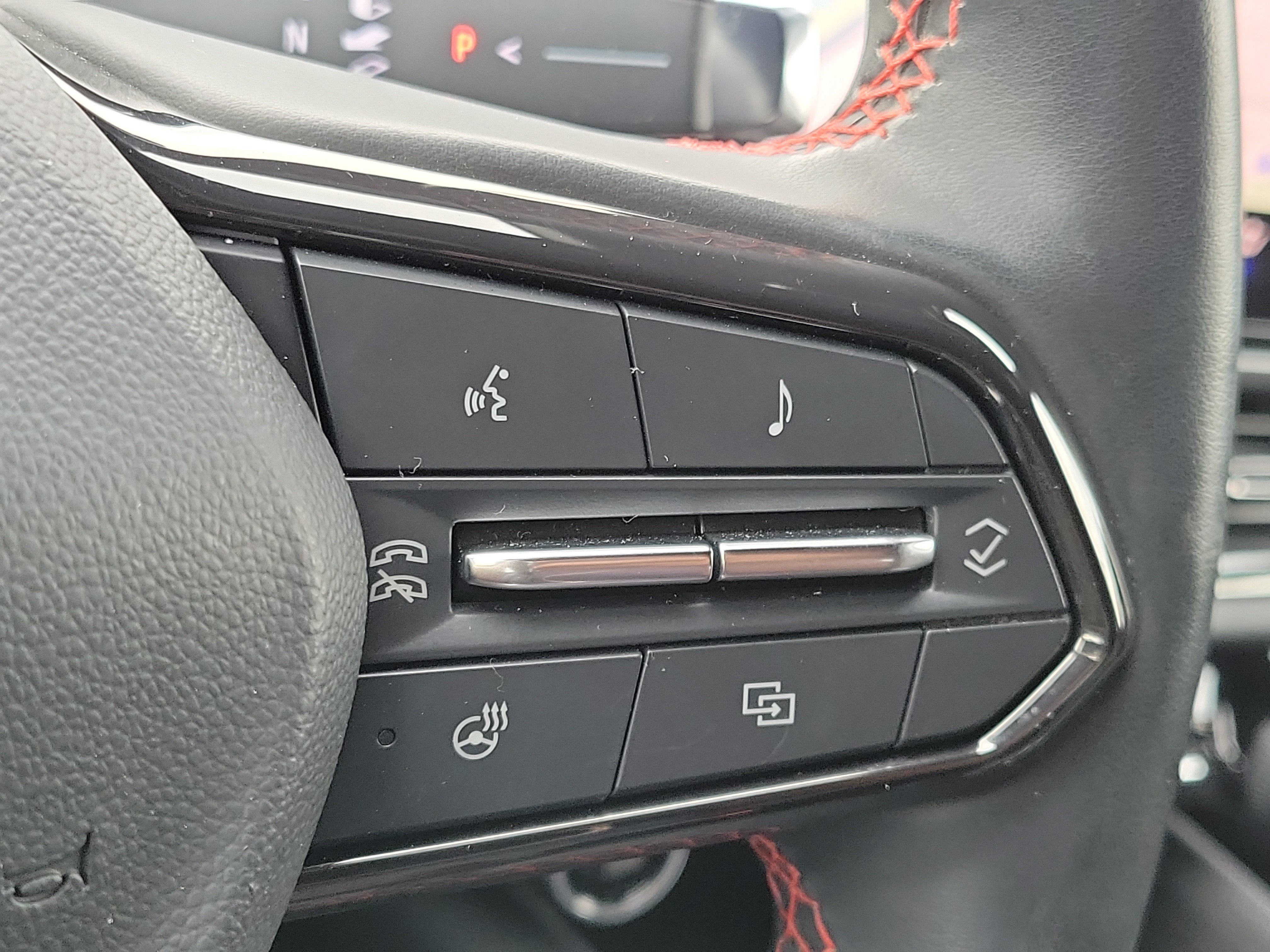 Used 2024 Chevrolet Equinox EV RS FWD image 27