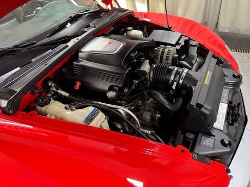 Used 2004 Chevrolet SSR w/ Preferred Equipment Group RWD image 28