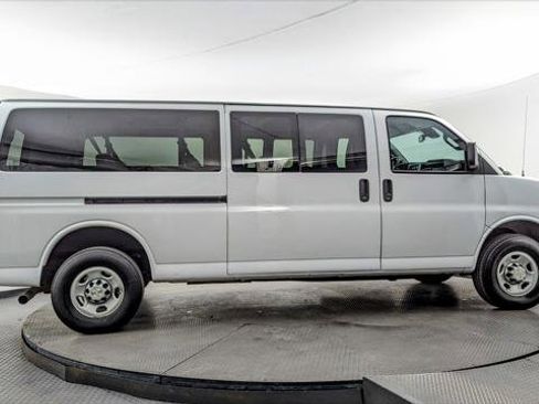 Used 2023 Chevrolet Express 3500 LT w/ LT Preferred Equipment Group image 9