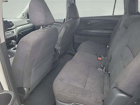 Used 2019 Honda Pilot EX image 17