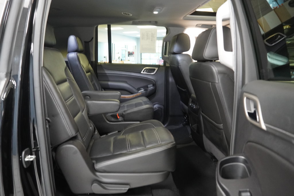 Used 2020 GMC Yukon XL Denali w/ Denali Premium Package AWD/4WD image 37