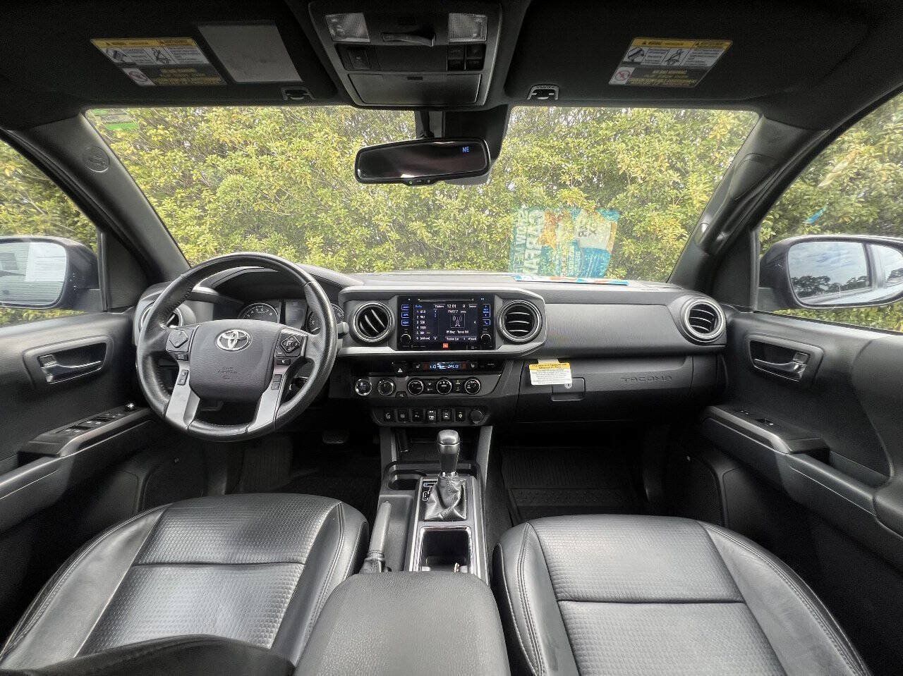 Used 2018 Toyota Tacoma TRD Sport AWD/4WD image 29