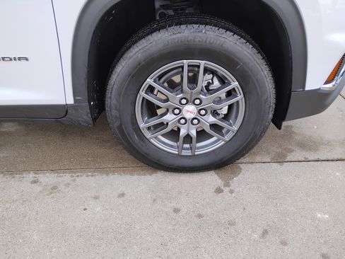 Used 2025 GMC Acadia Elevation image 27