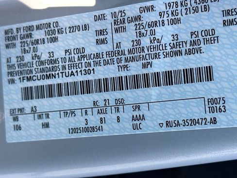 Used 2026 Ford Escape ST-Line w/ Cold Weather Package image 32