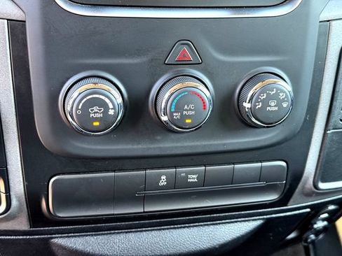 Used 2017 RAM 1500 Express AWD/4WD image 18