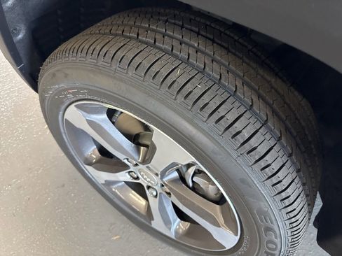 New 2025 Jeep Grand Cherokee L Limited image 25