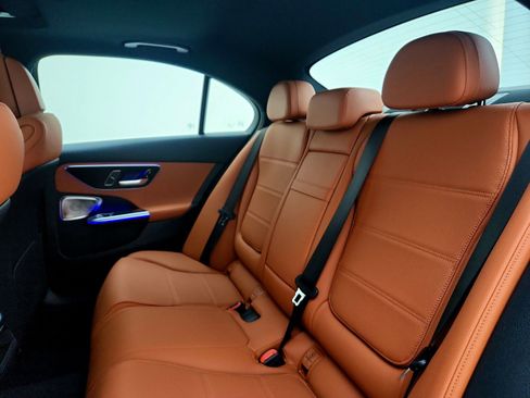 Used 2025 Mercedes-Benz C 300 Sedan image 13