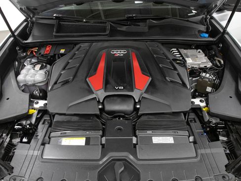 Used 2021 Audi RS Q8 w/ Carbon Optic Package AWD/4WD image 33