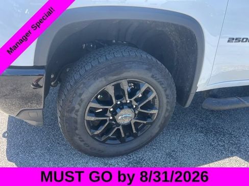 Used 2025 Chevrolet Silverado 2500 Custom w/ Custom Value Package AWD/4WD image 10