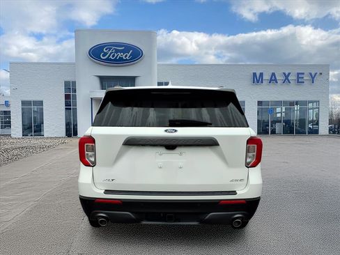 Used 2023 Ford Explorer XLT w/ Equipment Group 202A image 10