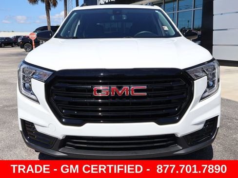 Certified 2024 GMC Terrain SLE w/ Elevation Edition FWD image 3