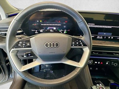 Used 2025 Audi Q5 Premium AWD/4WD image 10