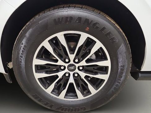 Used 2025 Ford Expedition Max Platinum image 24