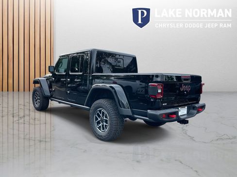 New 2025 Jeep Gladiator Rubicon image 7