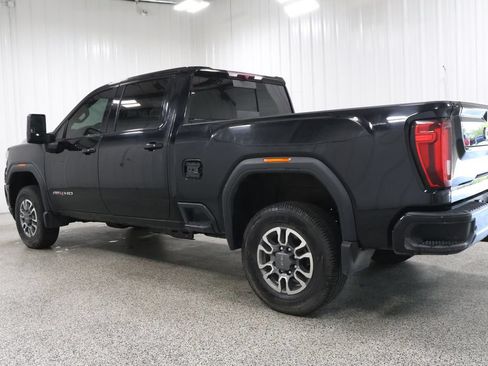 Used 2022 GMC Sierra 2500 AT4 w/ AT4 Preferred Package AWD/4WD image 4