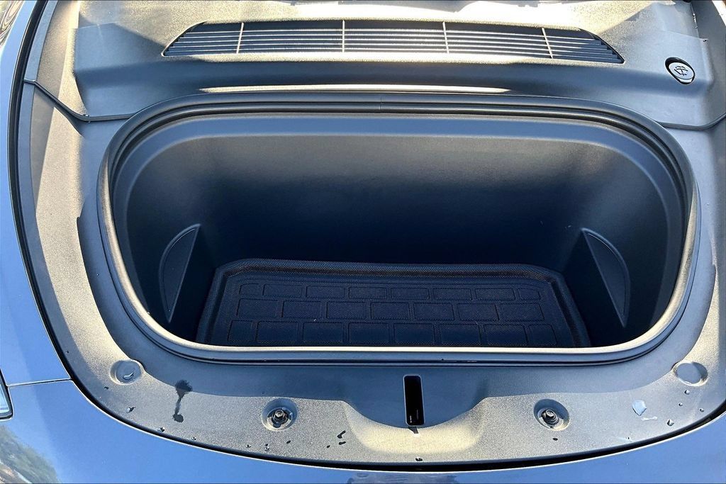 Used 2022 Tesla Model Y Performance AWD/4WD image 28