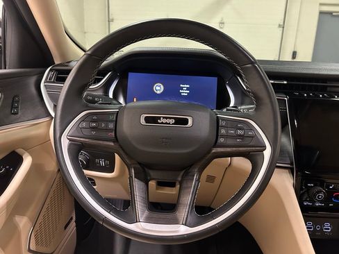 Used 2022 Jeep Grand Cherokee Limited AWD/4WD image 15