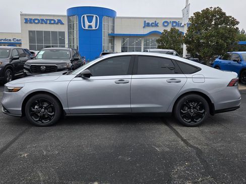 New 2025 Honda Accord SE image 4