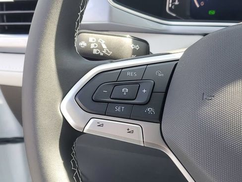 New 2025 Volkswagen Taos SEL image 15