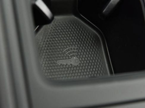 New 2026 Volkswagen Tiguan SE AWD/4WD image 16