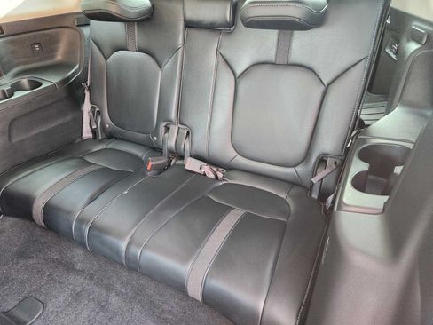 Used 2025 Honda Pilot Touring image 31
