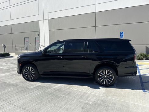 Used 2023 Cadillac Escalade ESV Sport image 6