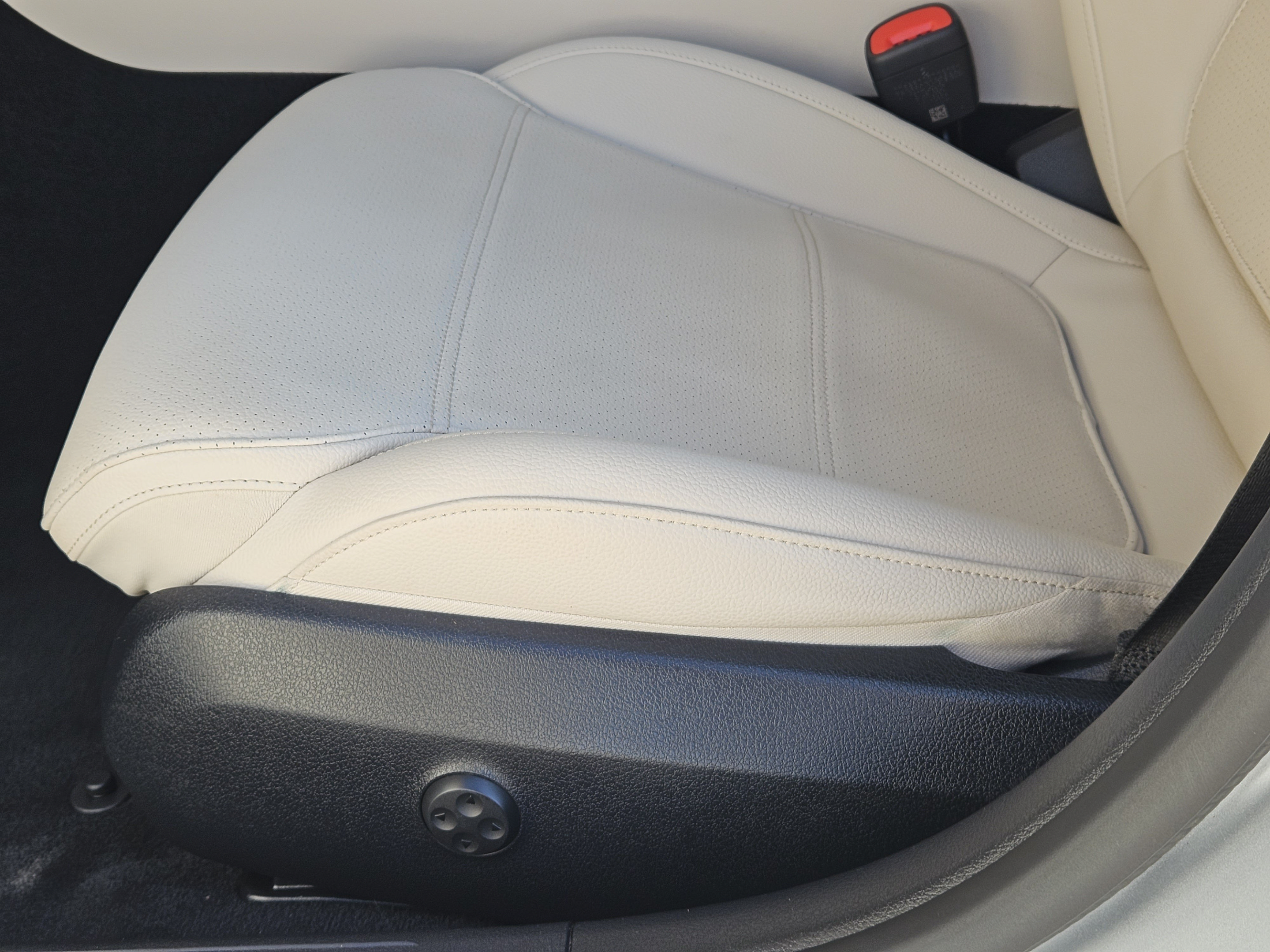 Certified 2024 Mercedes-Benz C 300 Sedan image 19