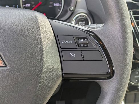 New 2025 Mitsubishi Eclipse Cross LE image 17