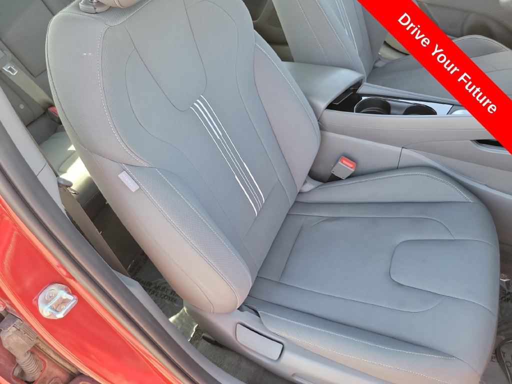 Used 2025 Hyundai Elantra SEL FWD image 20