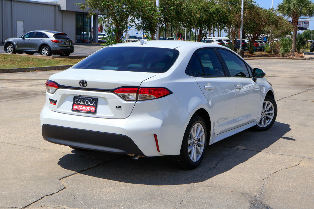 Used 2026 Toyota Corolla LE w/ LE Premium Package FWD image 3