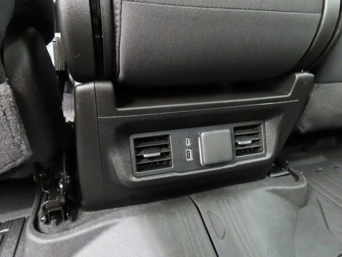 Used 2024 GMC Sierra 1500 SLE w/ X31 Off-Road Package image 11