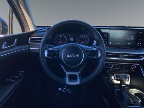 Used 2023 Kia K5 LXS image 12