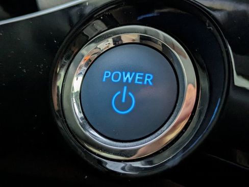 Used 2018 Toyota Prius Three image 30