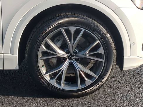 Used 2021 Audi Q8 Premium w/ Black Optic Package image 10