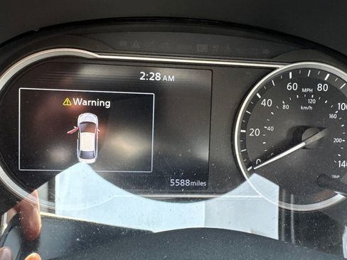 Certified 2025 Nissan Versa SR w/ Trunk Package FWD image 8