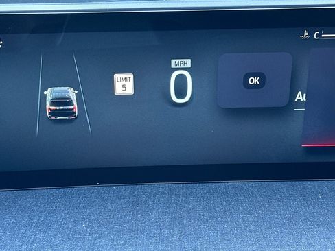 New 2025 Ford Expedition Active image 26