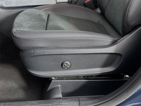 Used 2023 Mercedes-Benz GLB 250 w/ AMG Line image 21