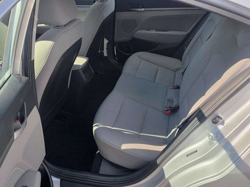 Used 2017 Hyundai Elantra SE FWD image 12